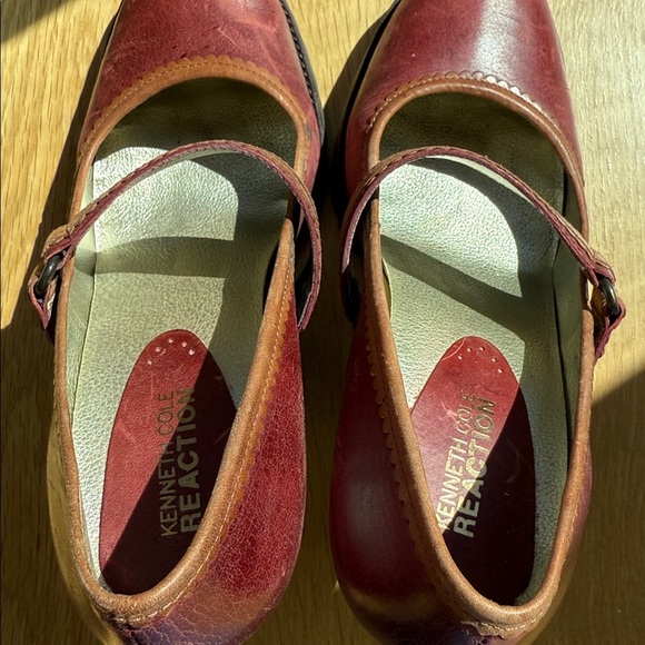 Kenneth Cole Reaction Burgundy Mary Jane Heels 7.5 - Picture 3 of 9